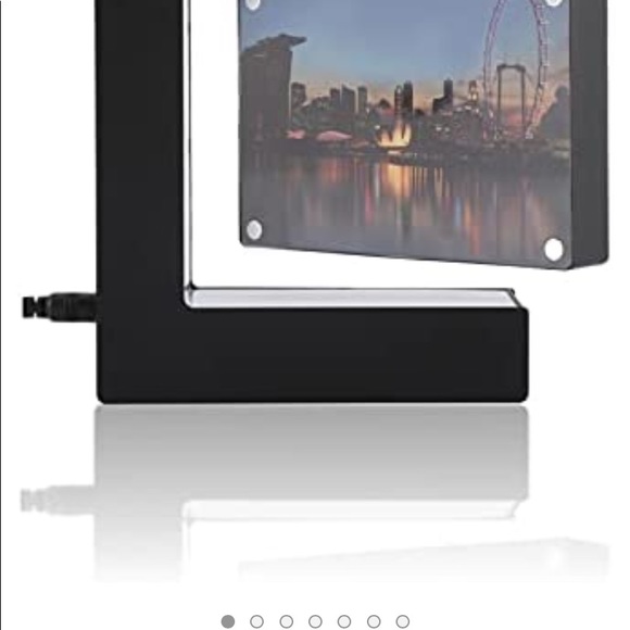 2 x Magnetic Levitation LED Floating Photo Frames - Picture 5 of 8